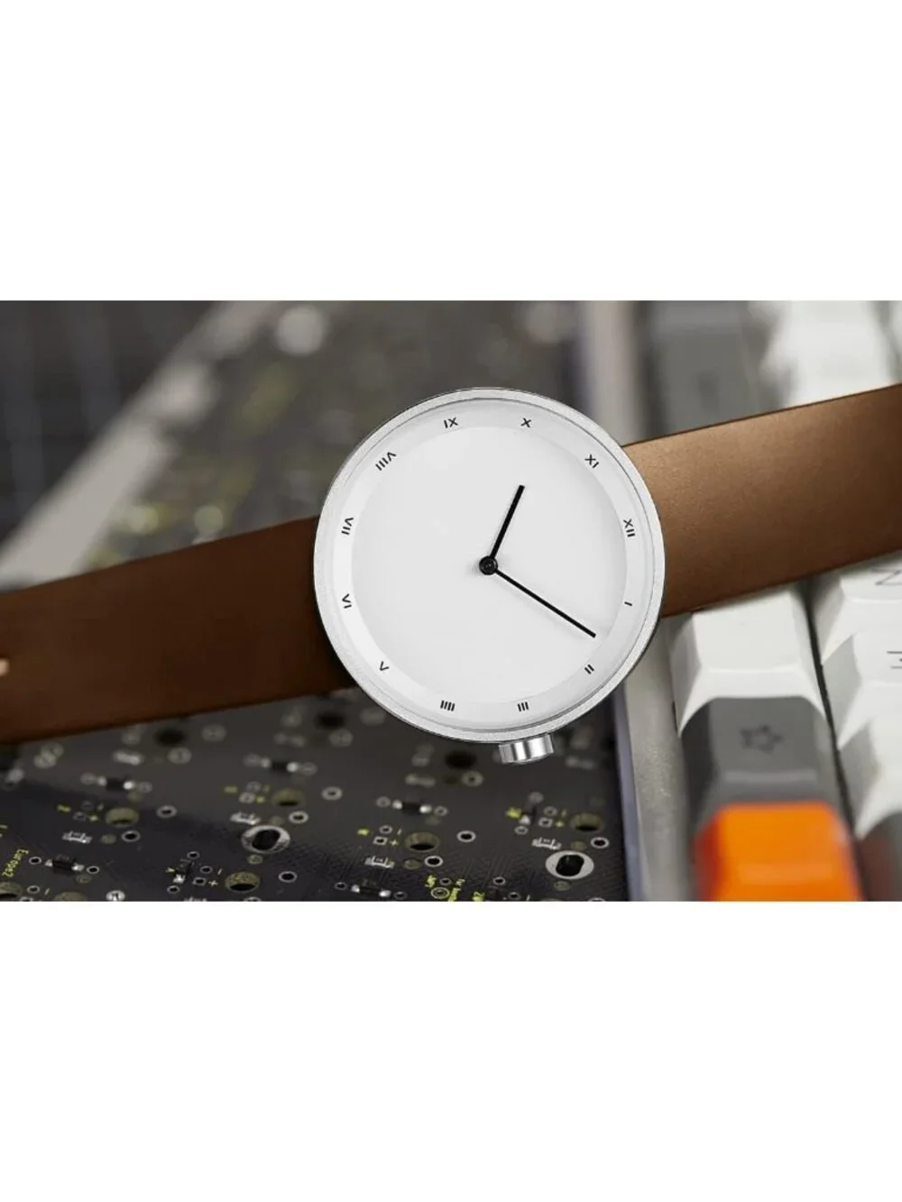 Men's Brown And White Analog Leather Band Ultra-Thin Minimalist Waterproof Watch